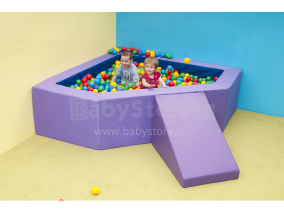 002712 Foam pool with balls