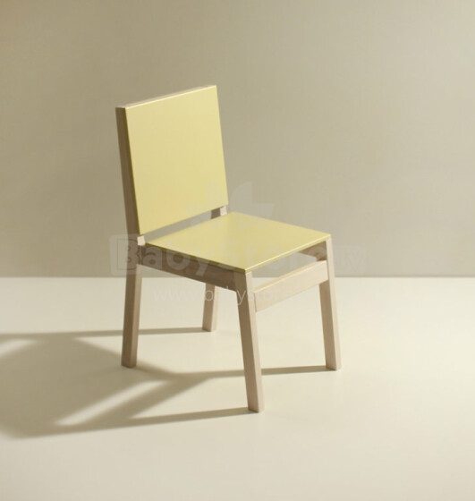„Tilibs“ ir „Lacis“ menas. KK1 Medinė kėdė (spalva: smėlio spalvos)