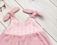 Balbina Art.458109 Stilinga vaikiška suknelė rožiniais taškeliais ir katė