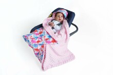 Baby Love Minky Art.104803  Augstākās kvalitātes viegla divpusēja sedziņa-konverts ar kapuci (90x90 cm)