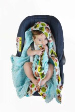 Baby Love Minky Art. 104803 Aukščiausios klasės dvipusė antklodė su gaubtu (90x90 cm)