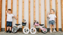 Lionelo balansinis dviratis Willy Art.117908 Carbon vaikų motoroleris su mediniu rėmu