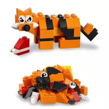 Lego Классический набор 10696 среднего размера.