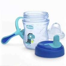 070015 A non-spill cup with a mouthpiece 6m + boy