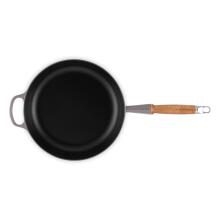 Le Creuset Cast iron saut&eacute; pan with wooden handle &Oslash;28cm light grey