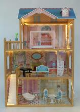 Gerardo's Toys puidust nukumaja Emily LED tuledega
