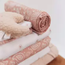 La bebe™ Muslin Paisley Halo Rosewood Art.535-851-66086