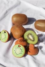 Oil Carol Teether Toy Art.227795 Kiwi zobgrauznis no naturāla kaučuka