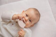 Silicone - Teether - Moon - Nougat