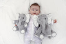 CLOUD B CLTT-7800 Elliot Elephant — dūcošs zilonis ar mūzikas kastīti