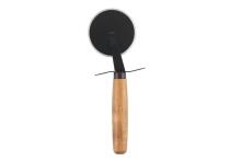Maku Pizza board and cutter