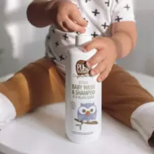 Pure Beginnings Kids Baby Wash Art.251278 увлажняющее, успокаивающее и восстанавливающее средство для мытья тела и волос без мыла с успокаивающим лесным ароматом, 250 мл