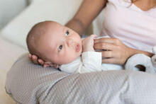 La Bebe™ Snug Maternity Pillow Art.256214 Light Grey  Подкова для сна / кормления малыша, 20x70 см
