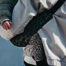 Wildride Toddler Swing Carrier Art.258806 Grey Leopard - Bērnu slings