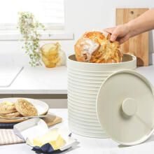 Russell Hobbs RH03269CEU7 Ribbed Bread Bin - Cream