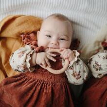 Mushie  Silicone Teether Rattle Art.2560265 Augstākas kvalitātes - silikona grabulis (100% dabisks)