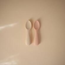Mushie Silicone Starter Spoon Art.101351 Blue/Sand Soft silicone spoon (2 pcs.)