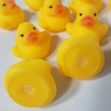 Quack-tastic Mini Tiny Duck Art.26419 Mini gumijas pilīte 4X3cm