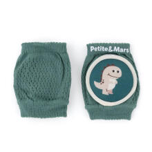 PETITE&MARS 522817 Elastīgas rāpošanas ceļgalu spilventiņi, seko Misty Green 6 m+