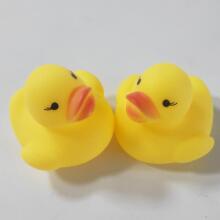 Quack-tastic Mini Tiny 12 Ducks Art.267879 Mini gumijas 12 pilītes 4X3cm