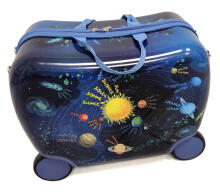 Cosmoss Suitcase Ride On Art.BC-KOS-004 Čemodāniņš-sēdeklis ar riteņiem 3 vienā