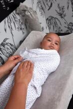 Meyco Swaddle Me Wrapsack Art.7501500  Kokvilnas ietīšanas autiņš no 3,2 kg līdz 6,4 kg.