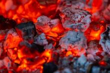 Natural Hardwood Charcoal Art.279740 Premium kvalitātes koksnes kokogles  — ideāli grilam un BBQ,2 kg