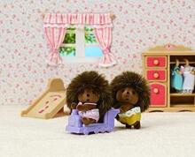 Sylvanian Art.5424 Маленькие близнецы с машинкой