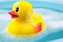Happy Toys Bath Toy Duck Art.9842  Игрушка  для ванной Уточка с пищалкой, 1 шт.