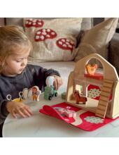 WOOPIE GREEN Wooden Foldable Farm in a Suitcase with Animals 11pcs