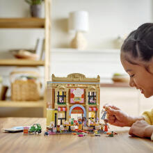 LEGO Friends Restaurant and Cooking School