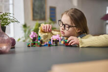 LEGO Minecraft Ķiršu Ziedu Dārzs