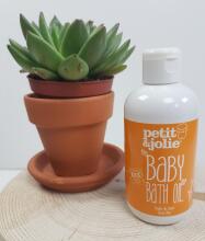 Petit Jolie Bath Oil Art.296442 натуральное успокаивающее и смягчающее кожу молочко для ванны с экстрактом розмарина, для младенцев и взрослых, 200 мл