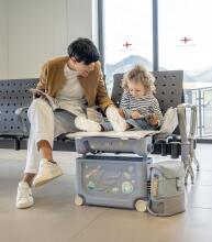 Stokke Parent-Child Travel Kids Luggage Art.296467 Moonglow White  Чемодан-сиденье на колесах 3 в 1
