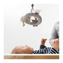 Pagaminta Švedijoje „Leka“ 502.661.58 kabanti talismano karuselė kūdikiams