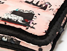 La Millou Art. 83453 Toddler Blanket Creepy Lou Rose Black Высококачественное детское двустороннее одеяло от Дизайнера Ла Миллоу (80x100 см)